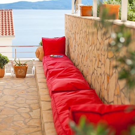 Apartments Mediterranea With Heated Pool Pisak Exterior photo