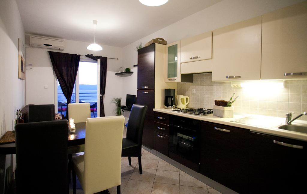 Apartments Mediterranea With Heated Pool Pisak Exterior photo