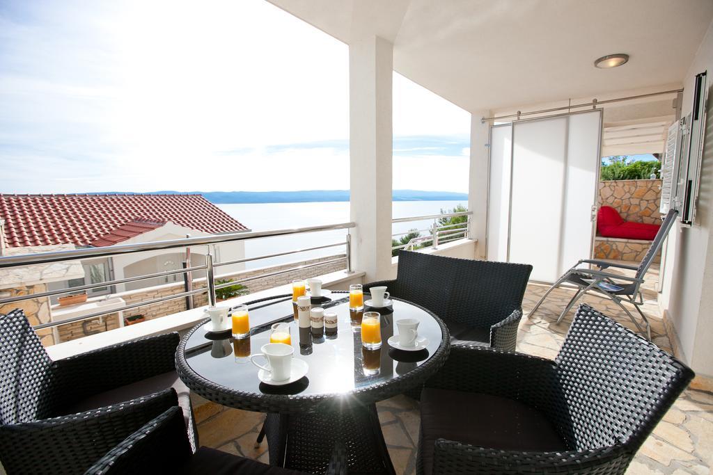 Apartments Mediterranea With Heated Pool Pisak Exterior photo
