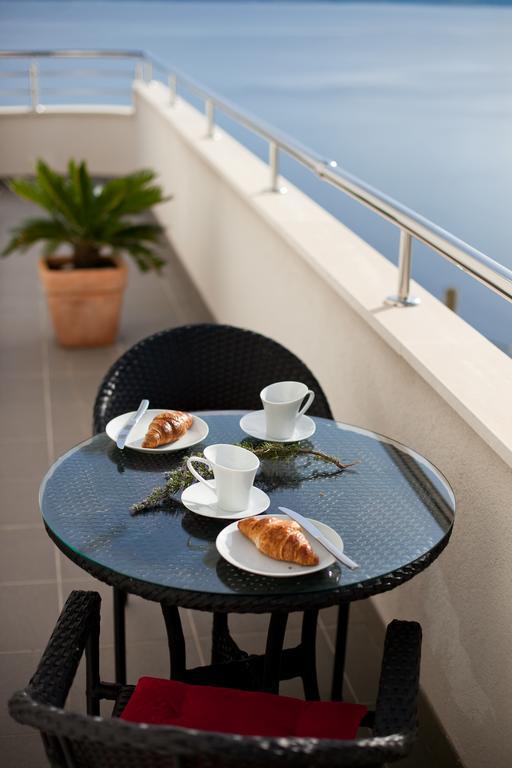Apartments Mediterranea With Heated Pool Pisak Exterior photo
